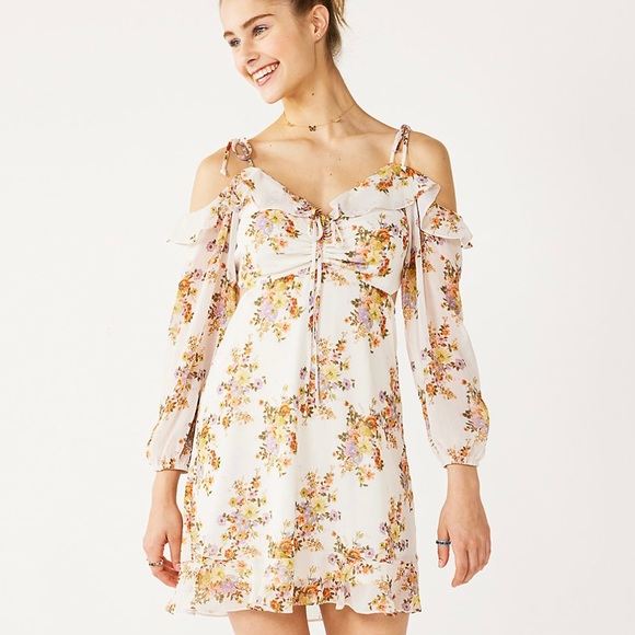 Rewind Dresses & Skirts - NWT Cold Shoulder Floral Dress